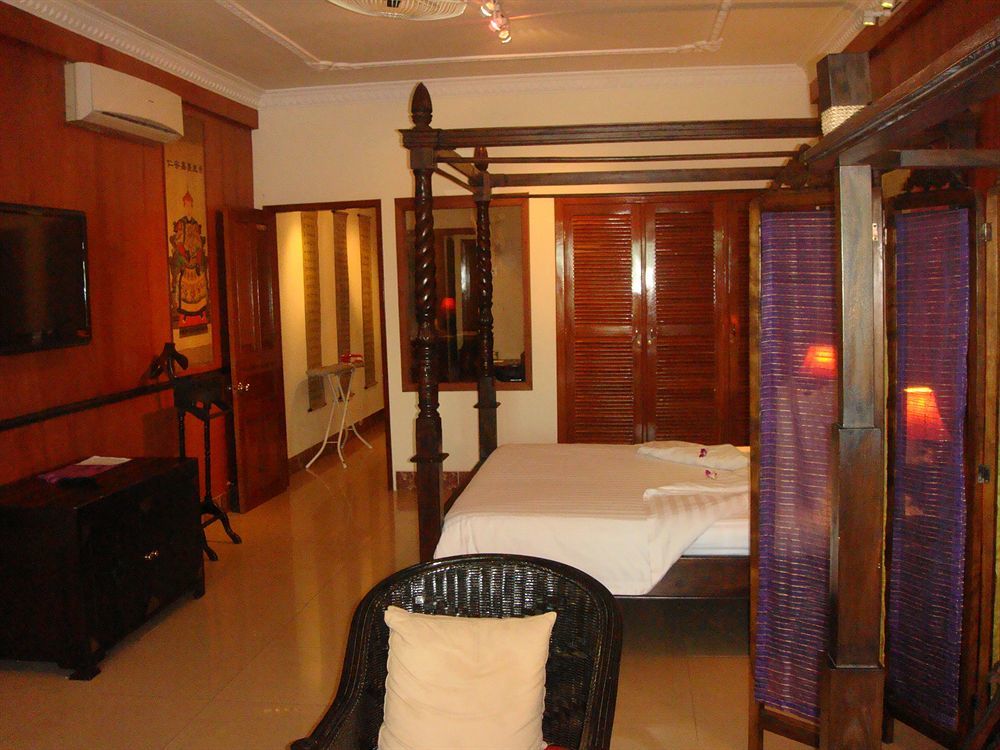Bougainvillier Hotel Phnom Penh Exterior photo